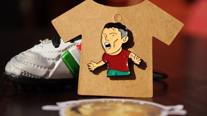 Box Coleccionable LEYENDA CR7 – Incluye Camiseta, Muñeco, Pin Exclusivos, Stickers y una sorpresa.