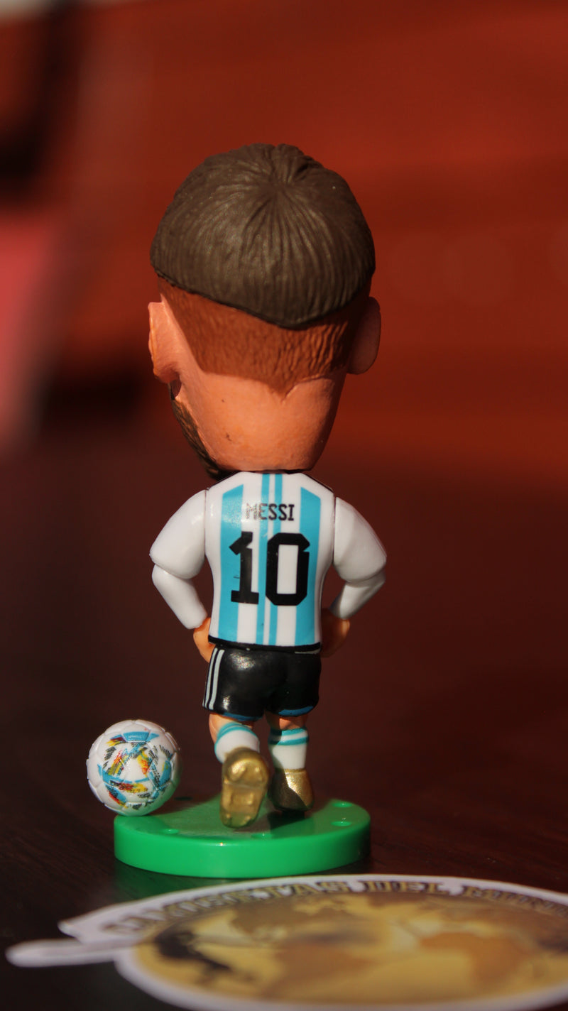 Box Coleccionable LEYENDA MESSI – Incluye Camiseta, Muñeco, Pin Exclusivo, Stickers y una sorpresa.