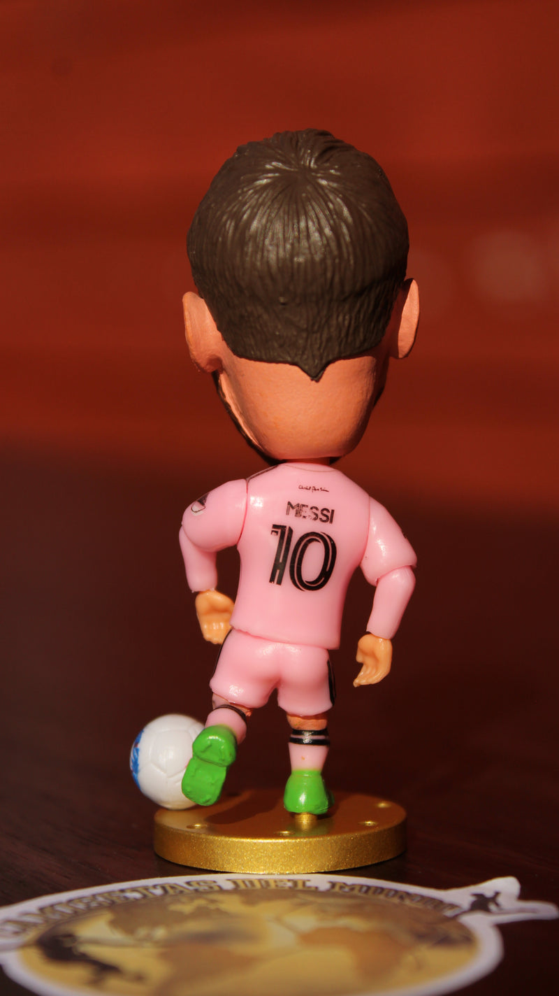 Box Coleccionable LEYENDA MESSI – Incluye Camiseta, Muñeco, Pin Exclusivo, Stickers y una sorpresa.