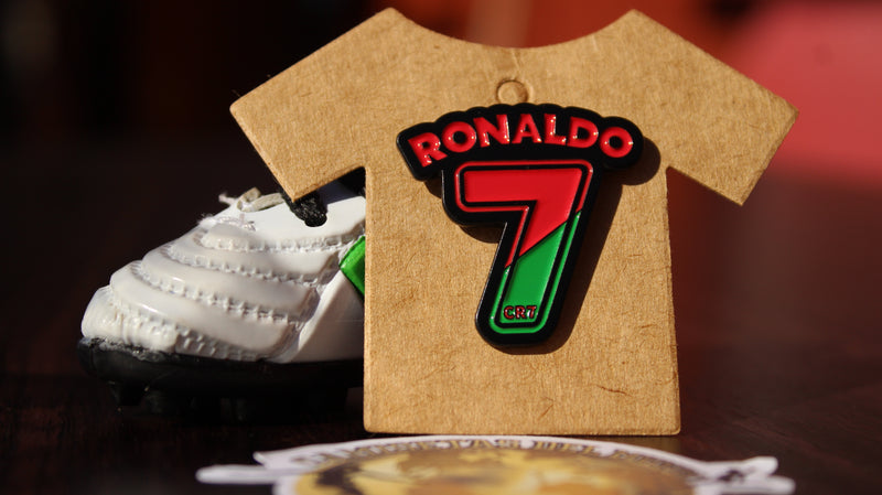 Box Coleccionable LEYENDA CR7 – Incluye Camiseta, Muñeco, Pin Exclusivos, Stickers y una sorpresa.