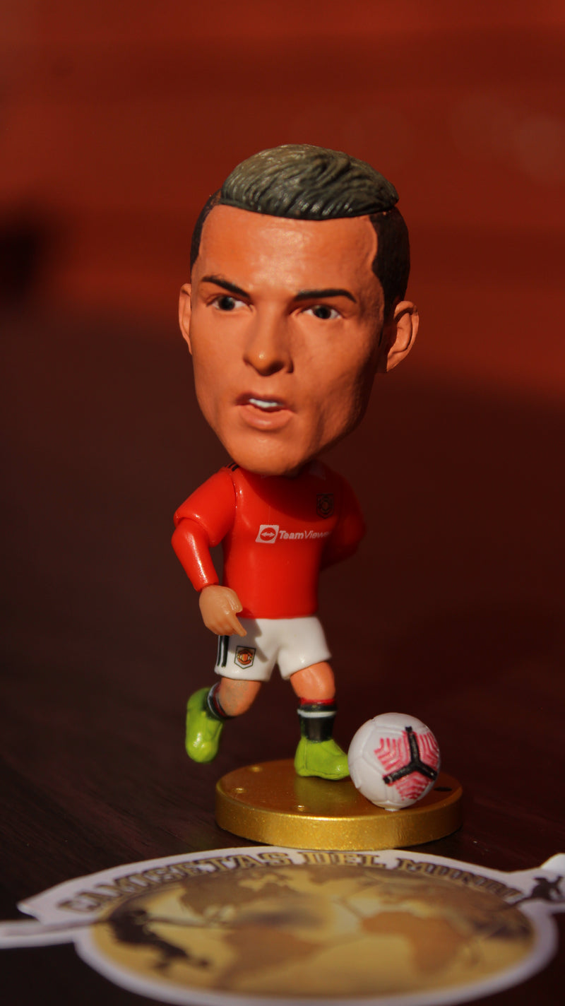 Box Coleccionable LEYENDA CR7 – Incluye Camiseta, Muñeco, Pin Exclusivos, Stickers y una sorpresa.