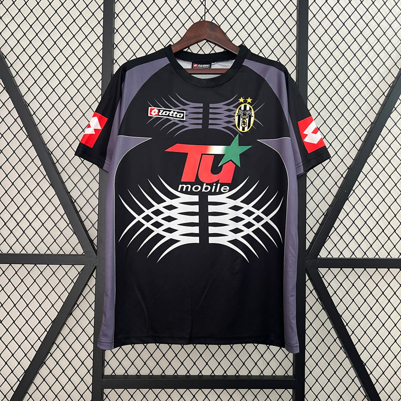 JUVENTUS GOALKEEPER I 01/02 MEN'S SHIRT (RETRO) 